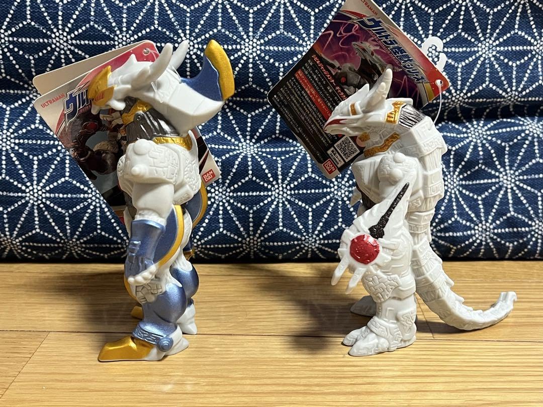 怪獣フィギュア 2体セット ホワイト・ブラック・グレー 怪獣フィギュア 2体セット ホワイト・ブラック・グレー